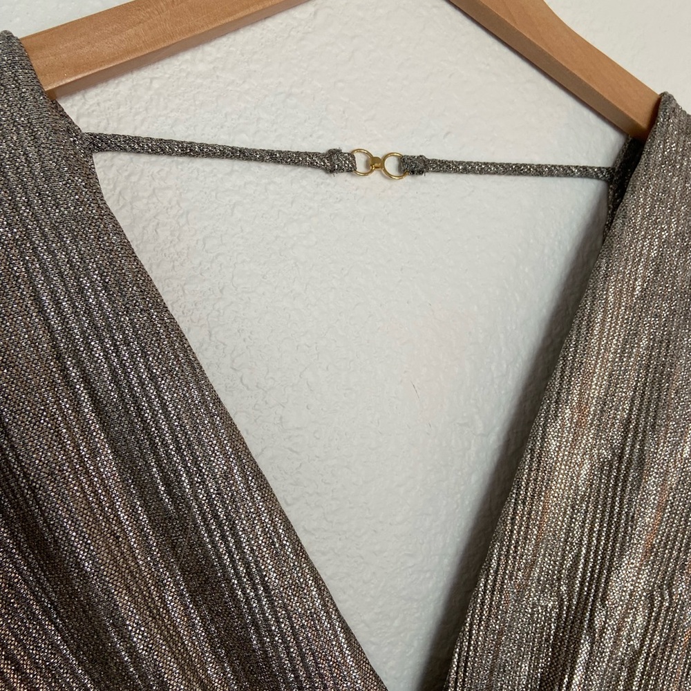 ASTR THE LABEL Kenzie Romper in Metallic Silver size S - Picture 6 of 11